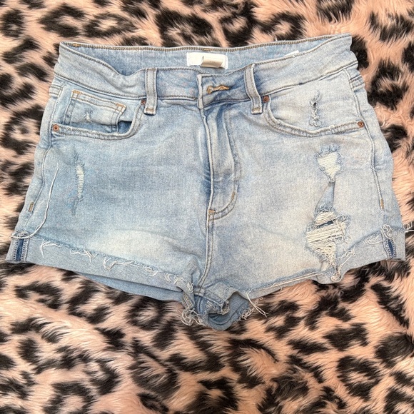 Divided by H&M White Label Light Blue Distressed Jean Shorts - Picture 1 of 8